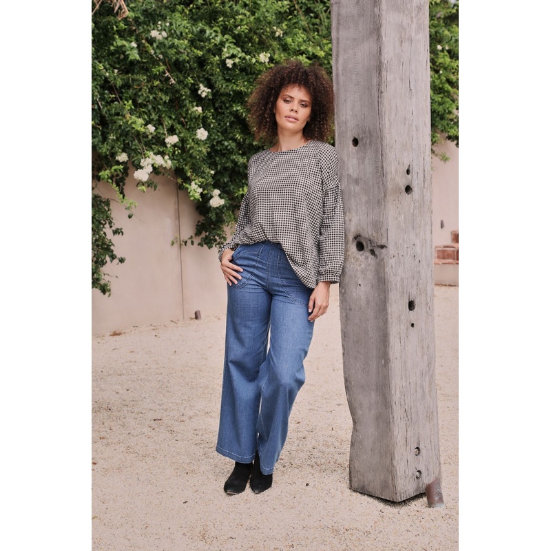 Suzanna Classic Blouse Black in Seersucker